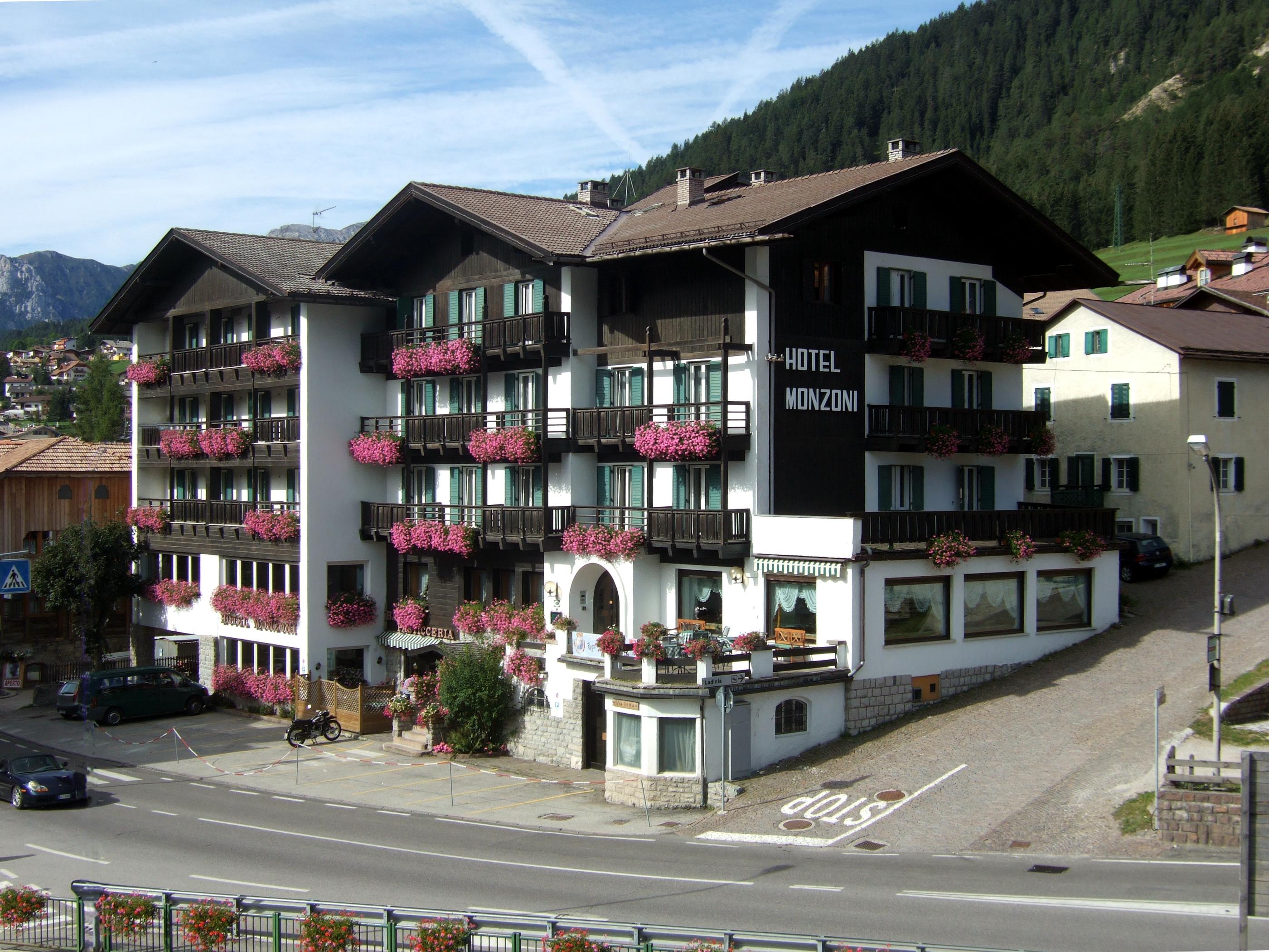Gh Hotel Monzoni Pozza di Fassa Exterior photo