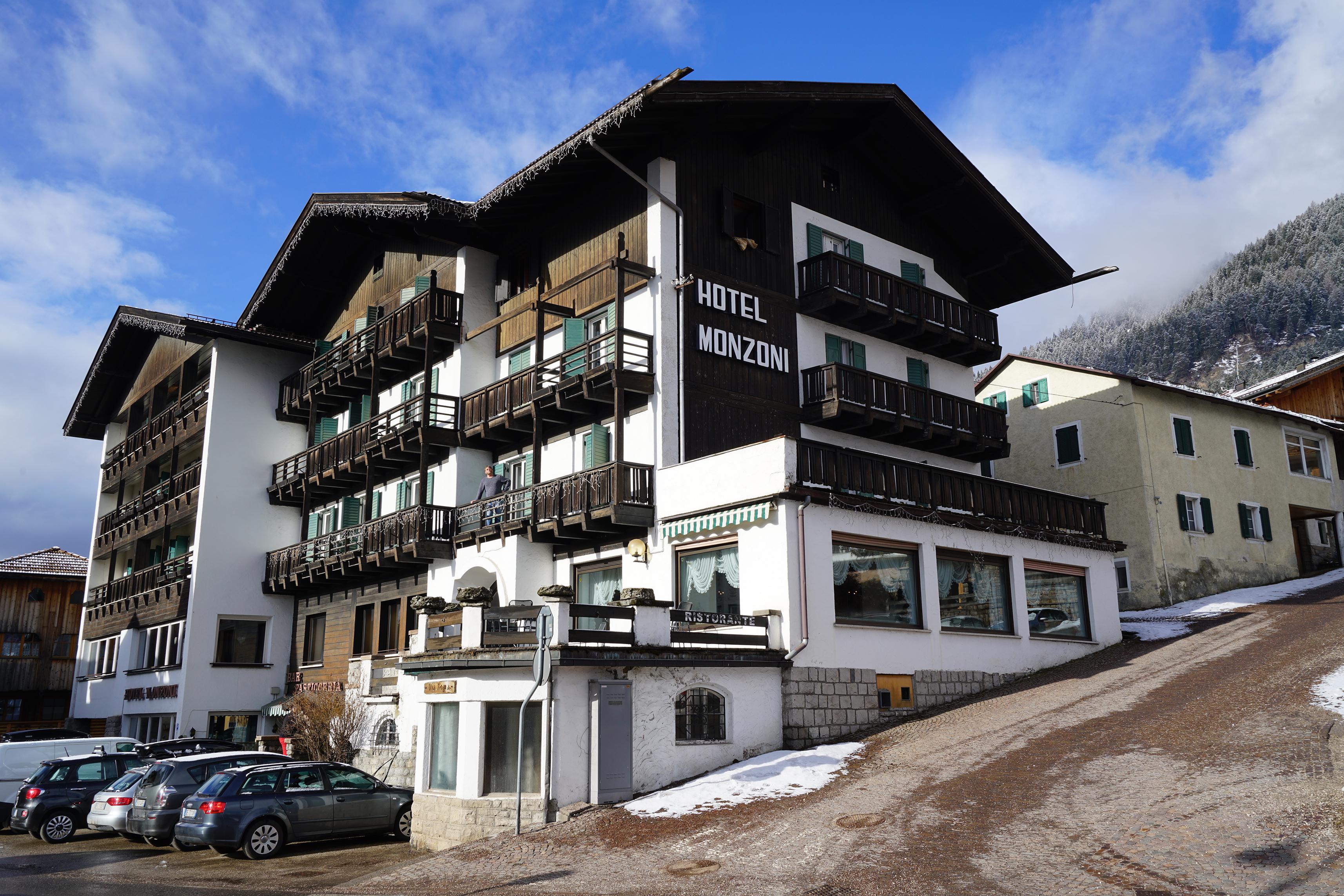 Gh Hotel Monzoni Pozza di Fassa Exterior photo