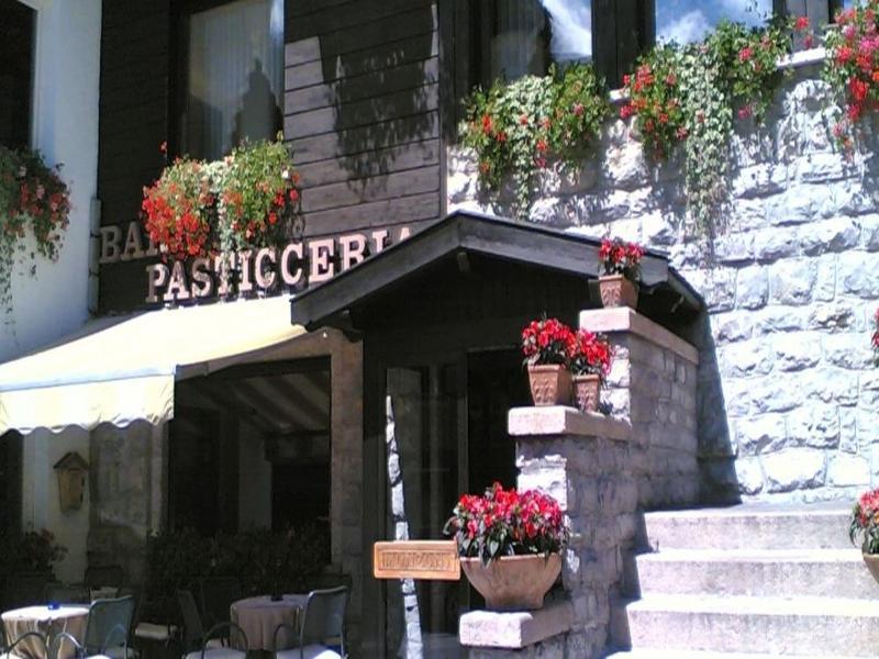 Gh Hotel Monzoni Pozza di Fassa Exterior photo