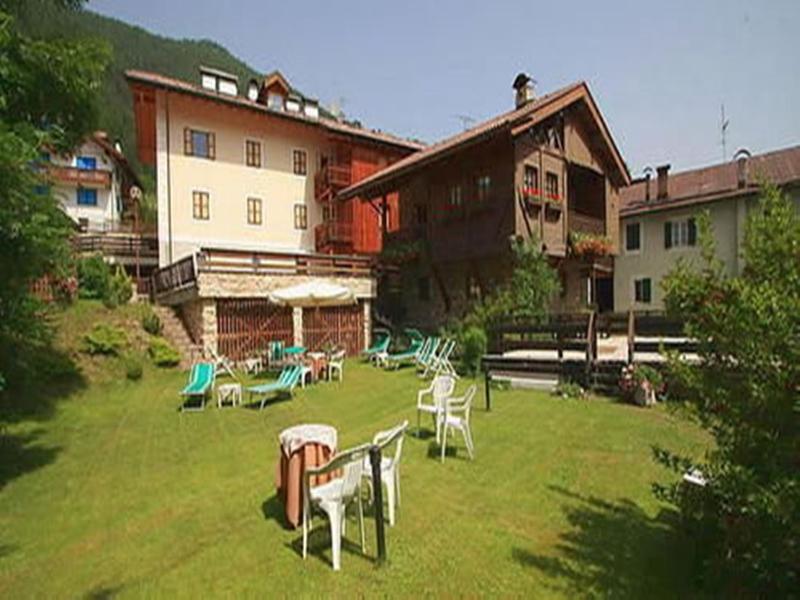 Gh Hotel Monzoni Pozza di Fassa Exterior photo